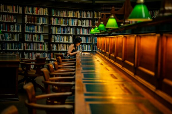 Klasa biologiczna, humanistyczna czy matematyczna — który profil w liceum wybrać?